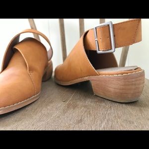 Genuine leather clogs